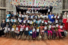Deerstone Charity Move: Kinder in Indien laufen für ihre Herzenswünsche