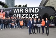 Neuer Mannschaftsbus für die Grizzlys